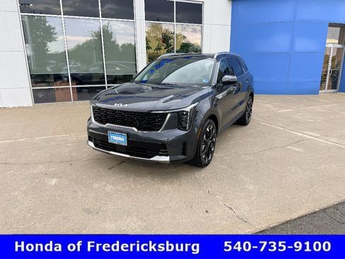 Used 2025 Kia Sorento EX w/ Panoramic Sunroof Package FWD image 2