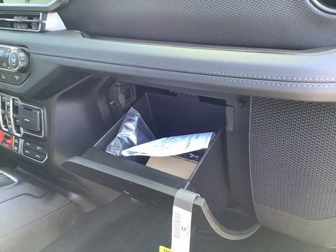 New 2025 Jeep Wrangler Rubicon w/ XTREMEE 35" Tire Package image 39