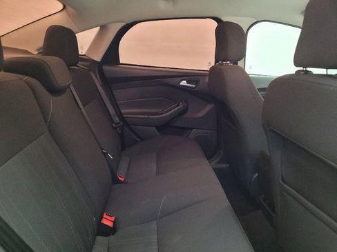 Used 2016 Ford Focus SE FWD image 19