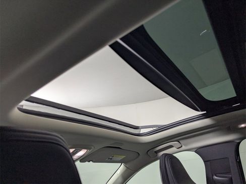 Used 2024 Volvo XC60 B5 Plus image 23