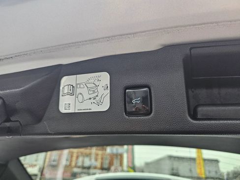 Used 2020 Ford Escape Titanium image 32