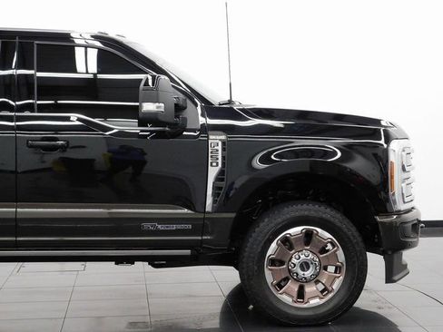 Used 2025 Ford F250 King Ranch w/ FX4 Off-Road Package image 17