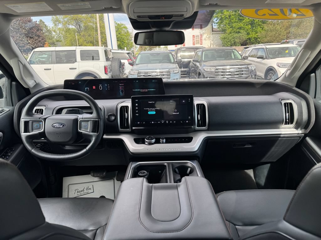 Used 2025 Ford Expedition Active AWD/4WD image 27