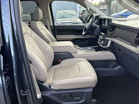 Used 2023 Ford Expedition Limited image 15