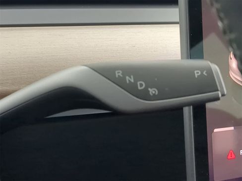 Used 2023 Tesla Model 3 Standard Range image 32