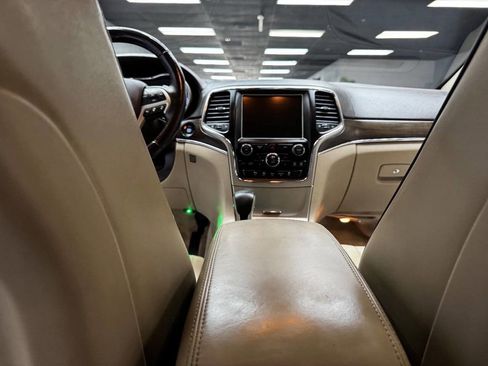 Used 2016 Jeep Grand Cherokee Overland w/ Advanced Technology Group image 41