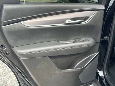 Certified 2023 Cadillac XT5 Luxury image 11