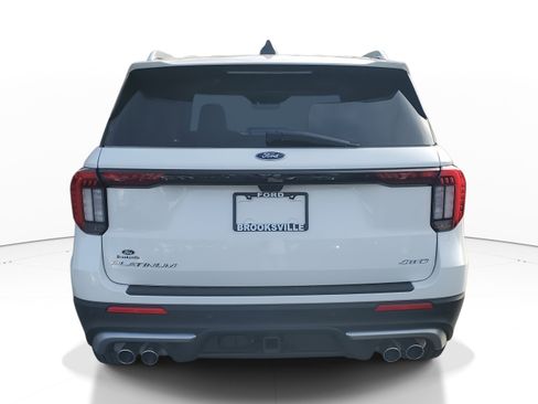 Used 2025 Ford Explorer Platinum w/ Ultimate Package image 5