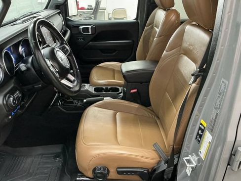 Used 2022 Jeep Wrangler Unlimited Sahara w/ Cold Weather Group AWD/4WD image 16