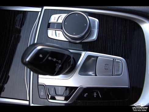 Used 2019 BMW 740i w/ M Sport Package RWD image 19