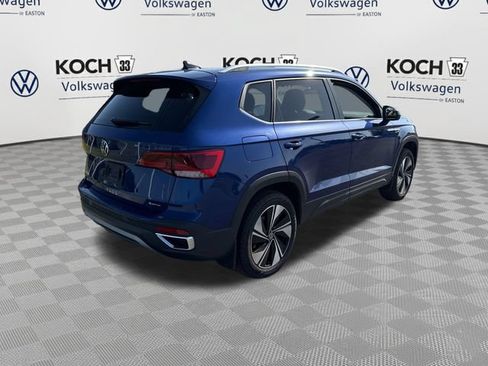 Used 2024 Volkswagen Taos SE w/ Panoramic Sunroof Package AWD/4WD image 8