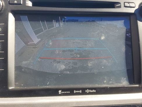 Used 2019 Toyota Highlander XLE image 16