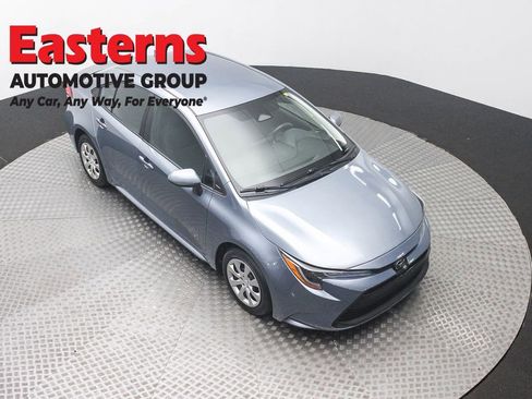 Used 2023 Toyota Corolla LE FWD image 3