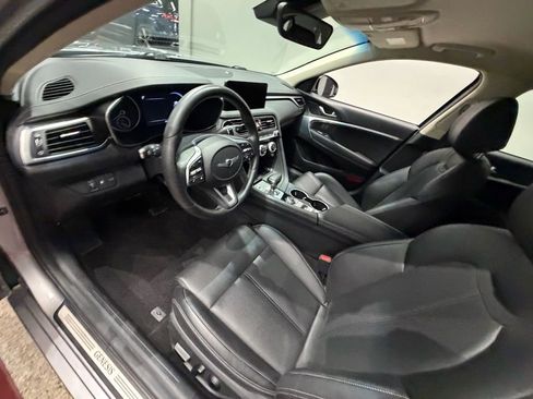 Used 2023 Genesis G70 2.0T image 19