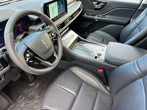 New 2026 Lincoln Aviator AWD image 9