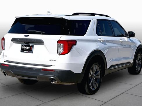 Used 2021 Ford Explorer XLT w/ Equipment Group 202A AWD/4WD image 13