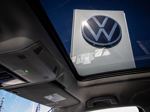 New 2026 Volkswagen Atlas Peak Edition image 50