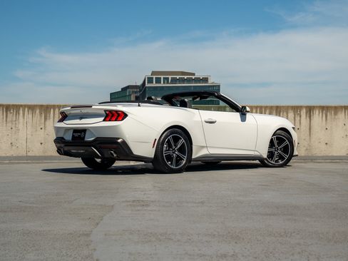 Used 2024 Ford Mustang Premium RWD image 5