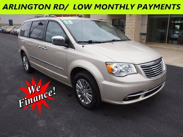 Used 2013 Chrysler Town & Country Touring-L w/ Entertainment Group #2 FWD image 1