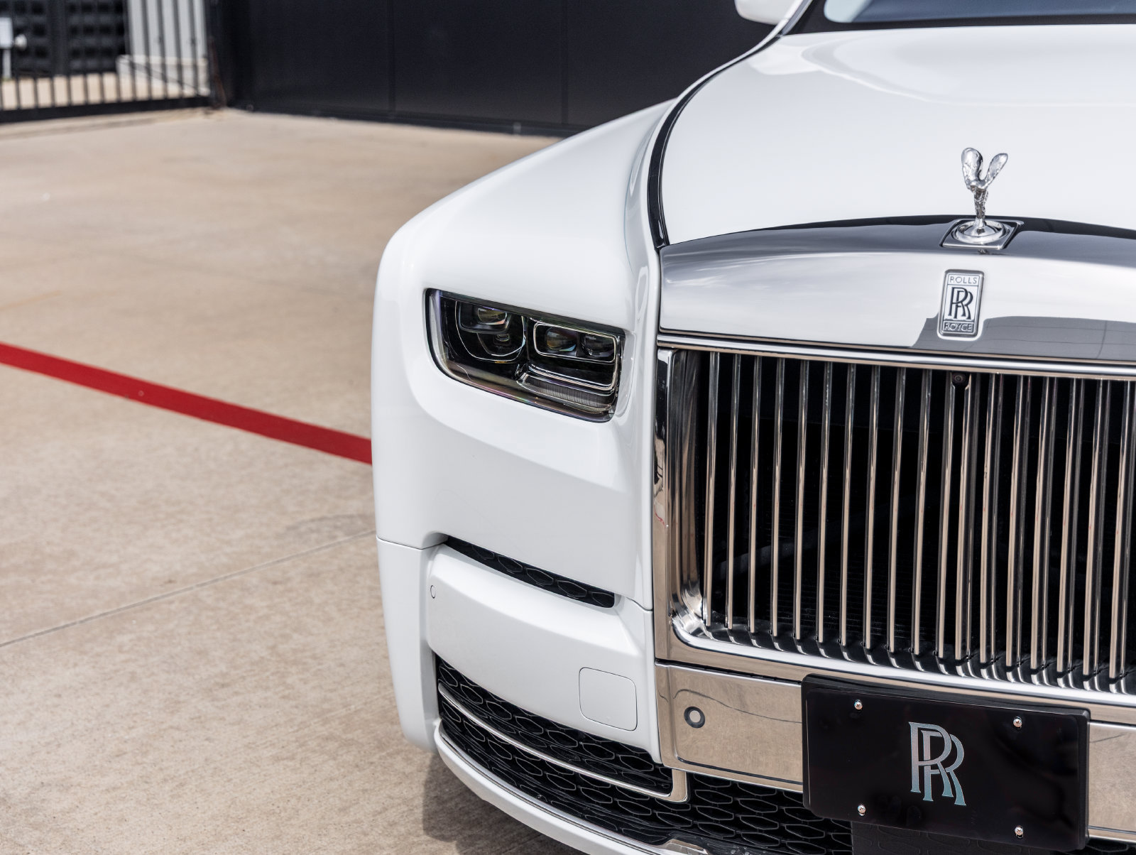 Used 2023 Rolls-Royce Phantom Extended Wheelbase w/ Leather Finishing Pack RWD image 26