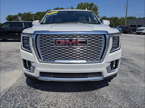 Used 2024 GMC Yukon XL Denali AWD/4WD image 8