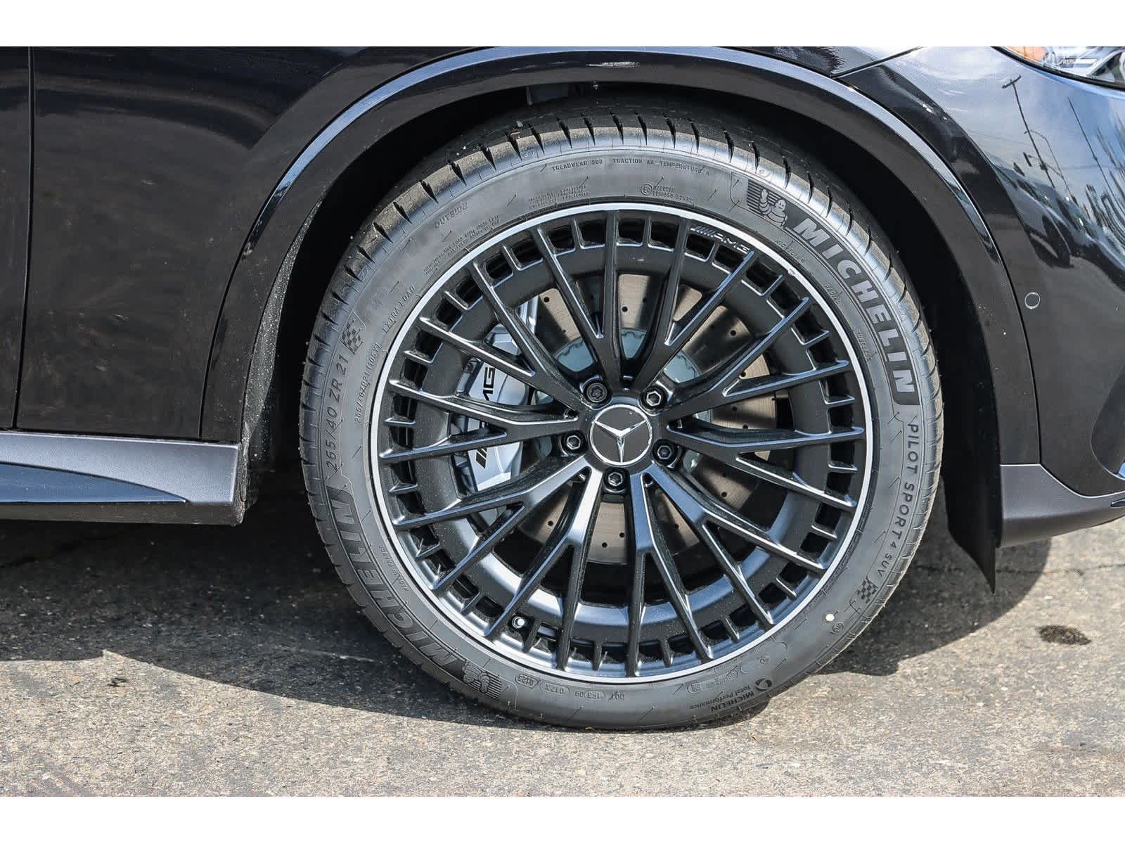 New 2025 Mercedes-Benz GLC 43 AMG 4MATIC image 9