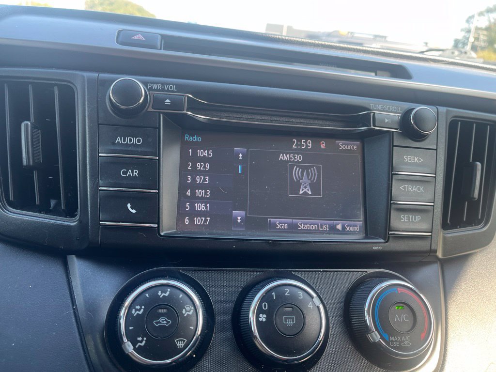 Used 2016 Toyota RAV4 LE FWD image 18