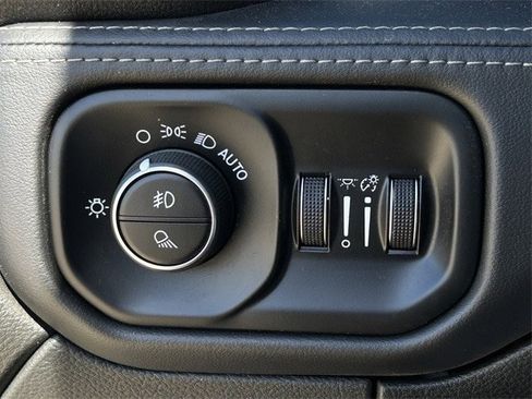 Used 2022 RAM 2500 Limited image 33