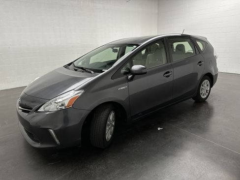 Used 2012 Toyota Prius V Three FWD image 3