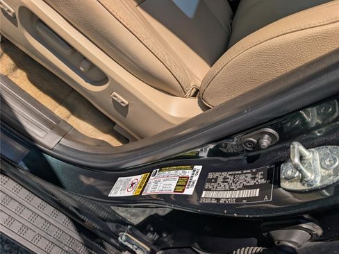 Used 2008 Toyota Sequoia Limited RWD image 17
