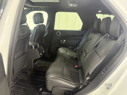 Used 2023 Land Rover Discovery Metropolitan Edition AWD/4WD image 15