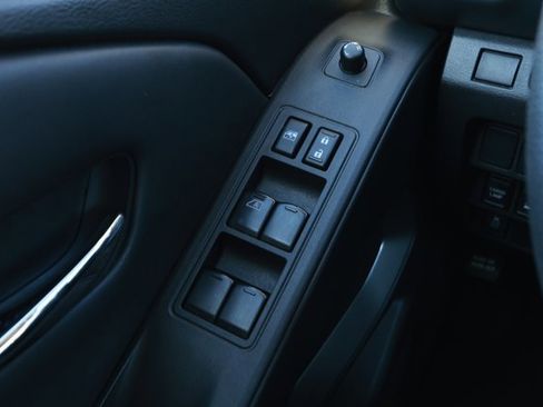 Used 2023 Nissan Frontier SV image 34