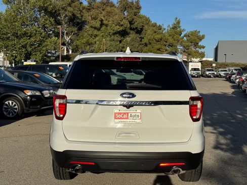 Used 2017 Ford Explorer FWD image 4