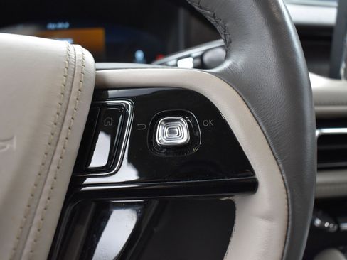 Used 2023 Lincoln Aviator Reserve w/ Equipment Group 201A image 6