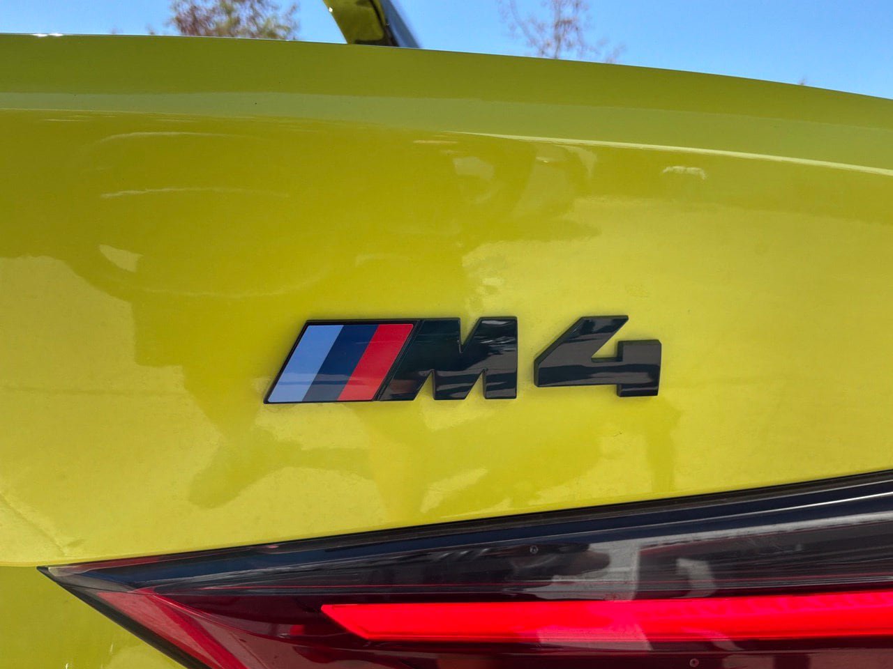 Used 2021 BMW M4 Coupe w/ Executive Package RWD image 10