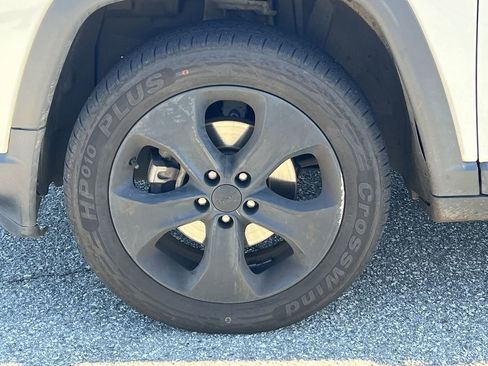 Used 2021 Jeep Compass Latitude image 35