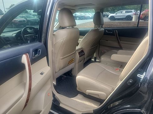 Used 2013 Toyota Highlander Limited AWD/4WD image 17