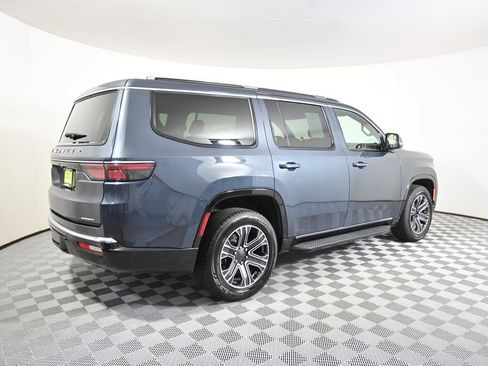 Used 2024 Jeep Wagoneer Series II w/ Flexible Seating Group AWD/4WD image 6