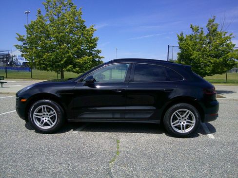 Used 2017 Porsche Macan AWD/4WD image 35