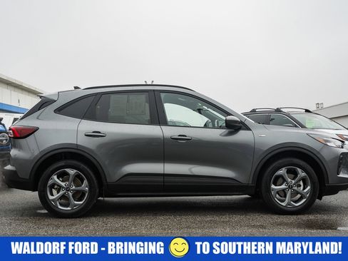 Used 2025 Ford Escape ST-Line Select AWD/4WD image 4