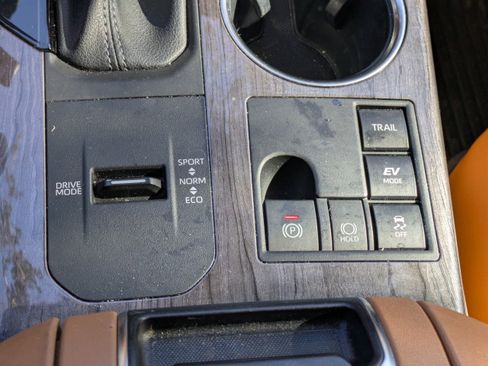 Used 2023 Toyota Highlander Platinum image 25