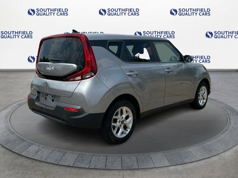 Used 2022 Kia Soul LX w/ Technology Package FWD image 7