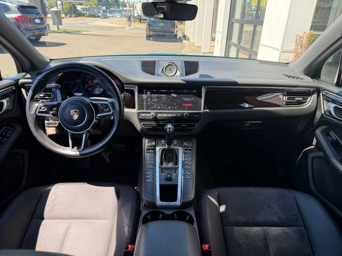 Used 2019 Porsche Macan w/ Premium Package AWD/4WD image 5