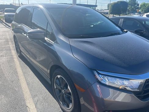 Used 2024 Honda Odyssey Elite image 3