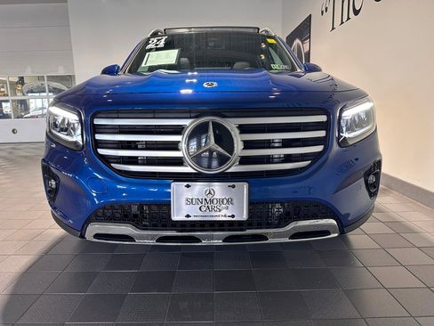 Used 2024 Mercedes-Benz GLB 250 4MATIC image 2