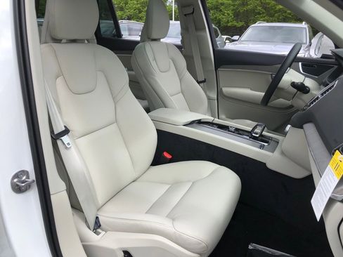 New 2025 Volvo XC90 B6 Plus w/ Protection Package Premier image 31