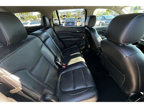 Used 2017 GMC Acadia SLT FWD image 19