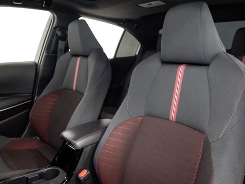 Used 2025 Toyota Corolla SE w/ SE Premium Package image 13