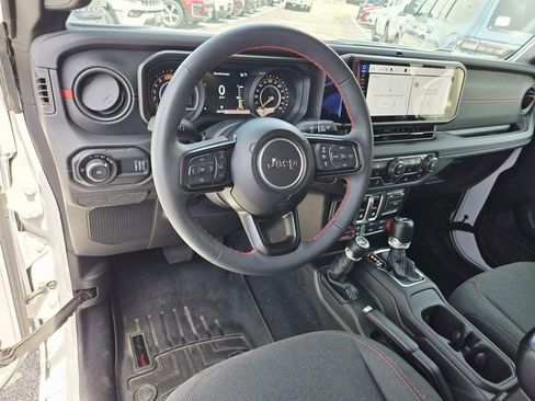 Used 2024 Jeep Wrangler Rubicon w/ Capability Package AWD/4WD image 10