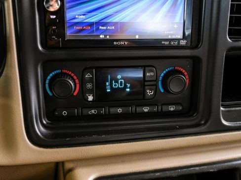 Used 2005 GMC Sierra 2500 SLT w/ Heavy-Duty Power Package AWD/4WD image 28